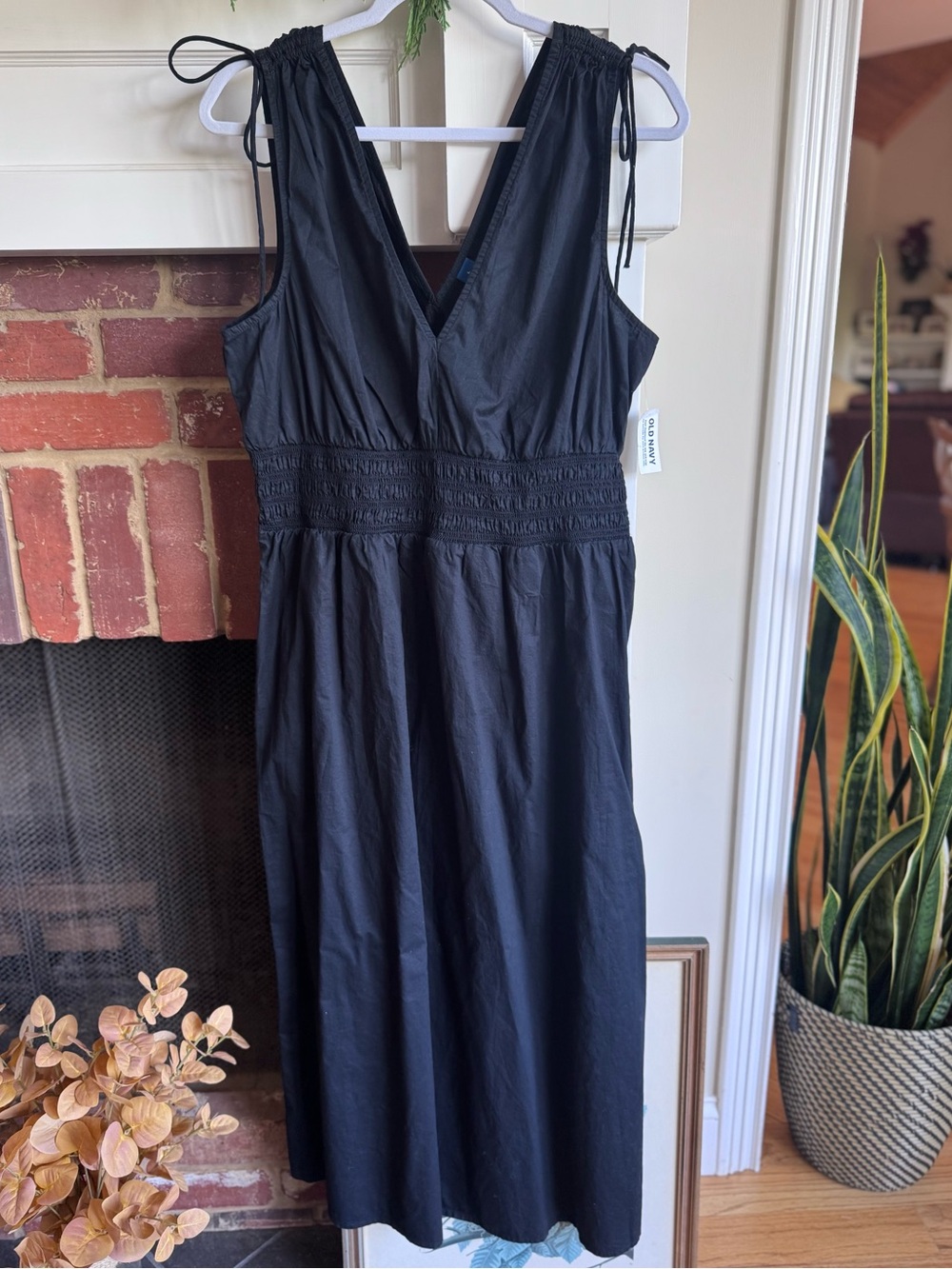 Old Navy Black Tie-Shoulder V-Neck Midi Dress